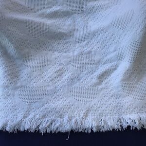 EUC Full/Queen size cream colored bedspread